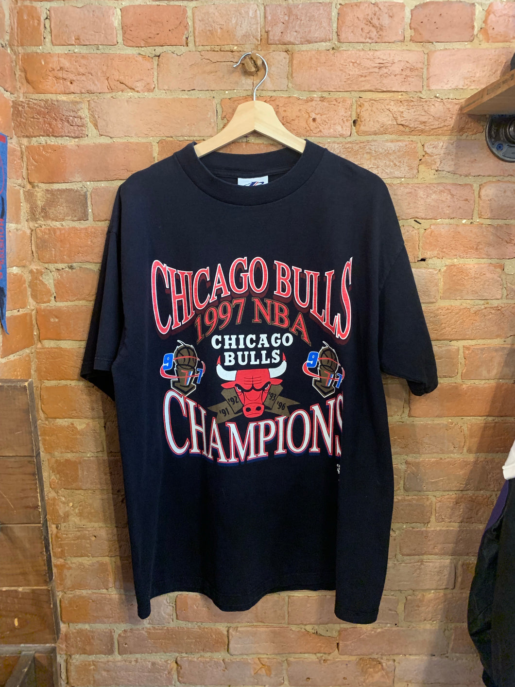 1997 Chicago Bulls Championship T-Shirt: Large/XL