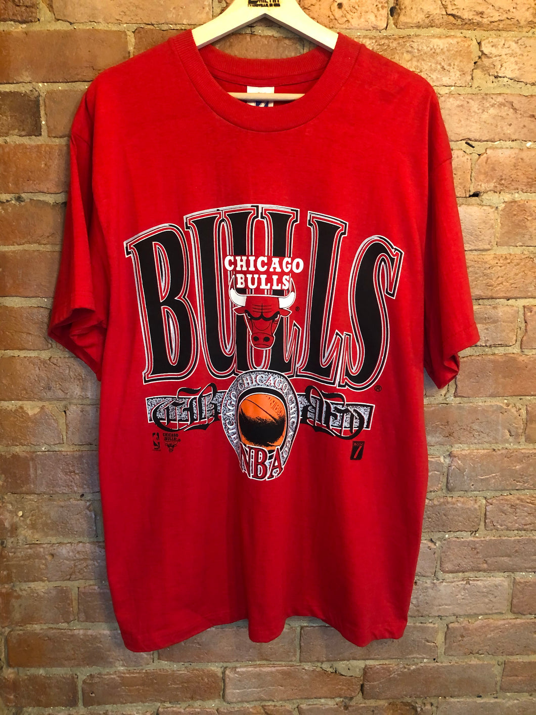 Vintage Chicago Bulls Red T-Shirt: Large